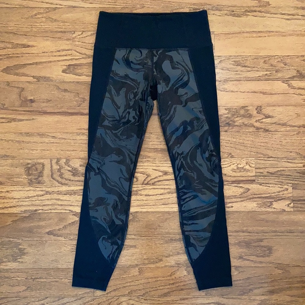 Athleta black marble leggings, S